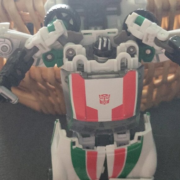 Other - Transformers Generations WHEELJACK Deluxe Class Hasbro Action Figure